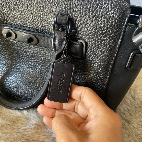 Coach used, - Picture 8 of 9